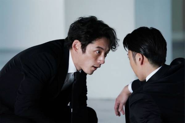 坂口健太郎が『ヘルドッグス』で新境地！「イメージを裏切っていきたい」