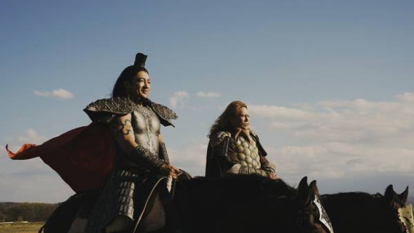 佐藤信介監督＆原作者・原泰久が『キングダム2』を語る「本当に信ぽい」「羌瘣がリアルにいたとしたらきっとこんな感じ」