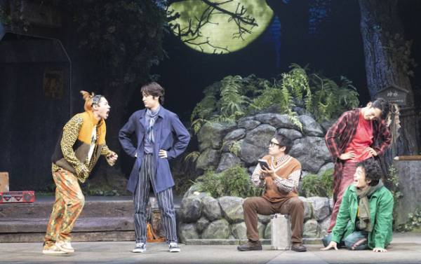 岡山天音＆平埜生成＆戸塚純貴ら「VAMP SHOW」が開幕 舞台写真公開