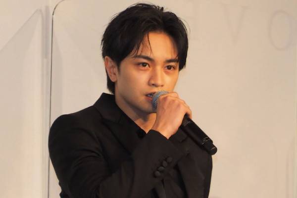 中島健人、尊敬する二宮和也“大先輩”との共演に気合いのエピソード明かす「負けられないと思って…」