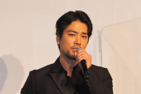 中島健人、尊敬する二宮和也“大先輩”との共演に気合いのエピソード明かす「負けられないと思って…」