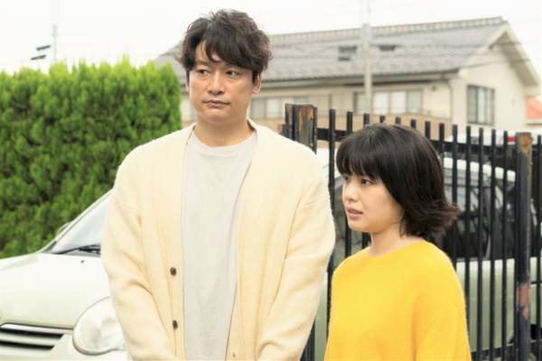 香取慎吾＆岸井ゆきの演じる“夫婦”の日常写す『犬も食わねどチャーリーは笑う』場面写真