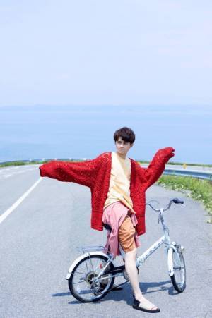 鈴鹿央士の3年間収めた1st写真集発売「とても嬉しい気持ち」