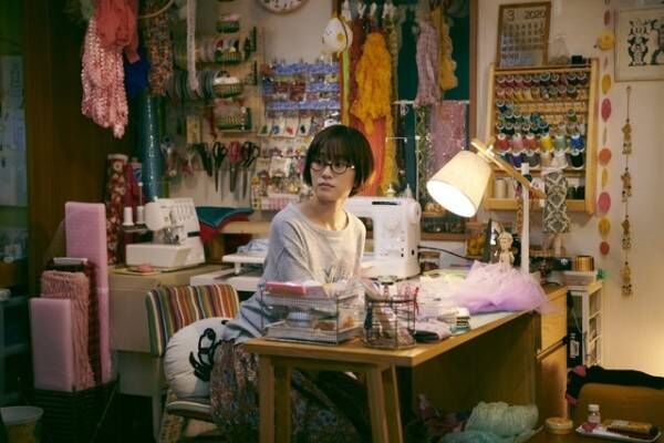 前田敦子、“恋愛間違えがち衣装デザイナー”役の場面写真公開『もっと超越した所へ。』