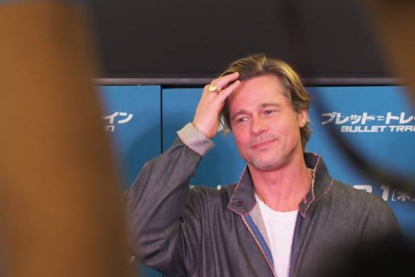 ブラッド・ピット、初の新幹線レッドカーペットに大興奮「すごく快適！」