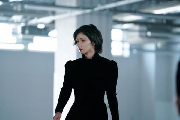 松岡茉優「私も憧れ」肝の座った女性を好演『ヘルドッグス』