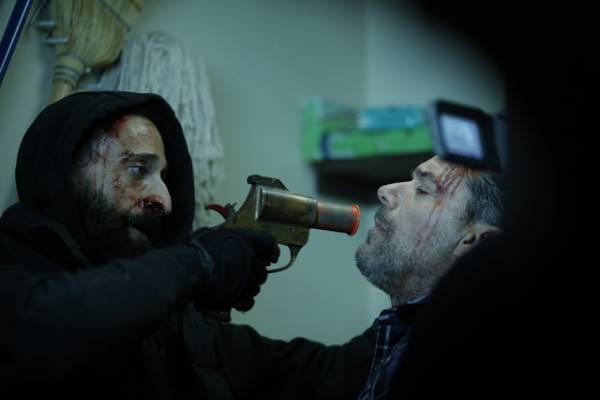 新生エイドリアン・ブロディが魅せる『クリーン ある殺し屋の献身』メイキング写真解禁