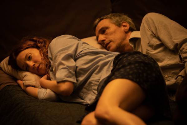 イタリアの名匠最新作『3つの鍵』アルバ・ロルヴァケル演じる“2階に住むモニカ”の本編映像