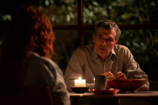 イタリアの名匠最新作『3つの鍵』アルバ・ロルヴァケル演じる“2階に住むモニカ”の本編映像