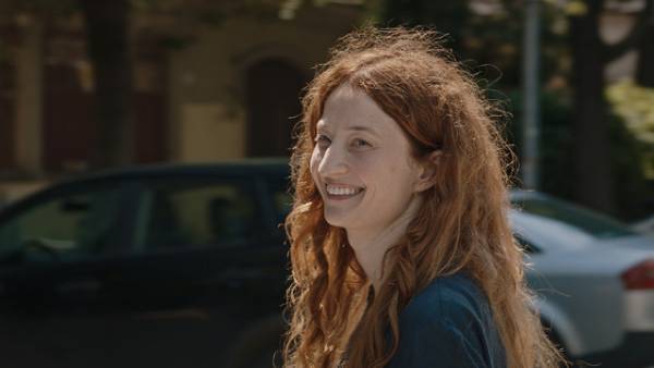 イタリアの名匠最新作『3つの鍵』アルバ・ロルヴァケル演じる“2階に住むモニカ”の本編映像