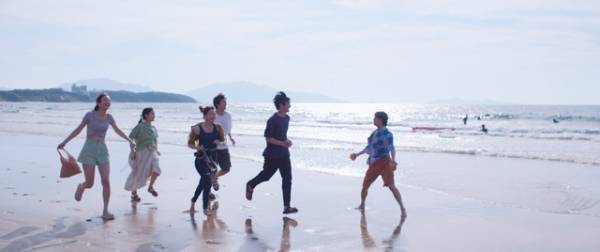 橋本環奈＆眞栄田郷敦が見つめ合う…キラキラ青春も映し出す『カラダ探し』予告