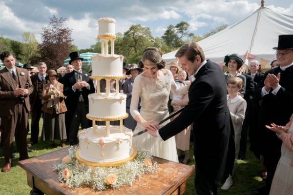 『ダウントン・アビー／新たなる時代へ』ハイクレア城でのインタビュー＆撮影裏映像到着