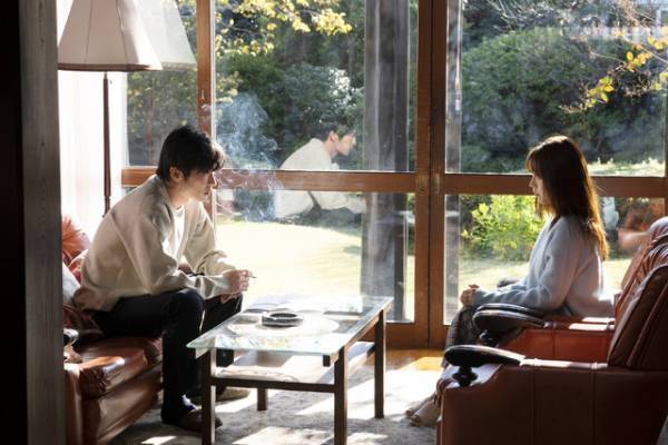 有村架純、目黒蓮＆田中圭との対照的なシーン捉える『月の満ち欠け』場面写真