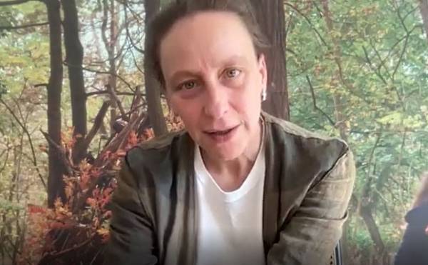 『燃ゆる女の肖像』と『秘密の森の、その向こう』の接点は？　セリーヌ・シアマ監督が明かす