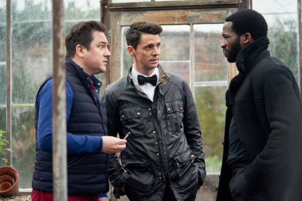 人類滅亡直前、聖夜に集った家族たち切り取る『サイレント・ナイト』場面写真