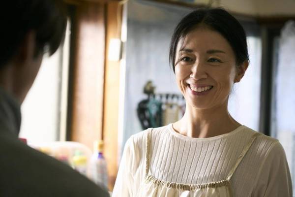 鈴木亮平×宮沢氷魚『エゴイスト』“幸せな瞬間”切り取るビジュアル解禁