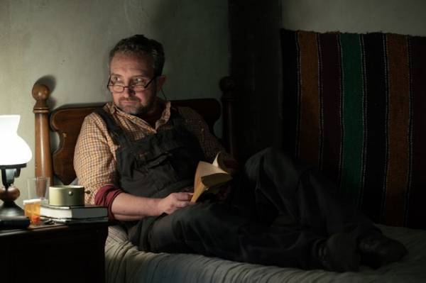 クリス・パイン、敵を一網打尽！『ザ・コントラクター』メイキング映像