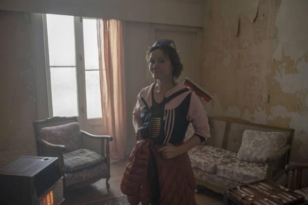 エシー＆トーマシン、“逃避行”の裏側は和気あいあい『ドライビング・バニー』メイキング映像