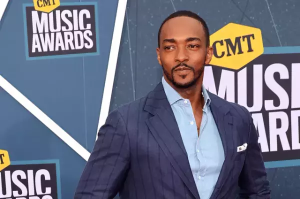 アンソニー・マッキー、ハリケーン被害を受けた故郷で屋根の修理を支援「リアル・キャプテン・アメリカ！」の声