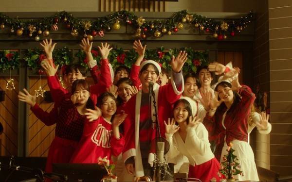 ハン・ジミン＆イ・ドンウク＆カン・ハヌルら、悲喜こもごもの年末映す『ハッピーニューイヤー』