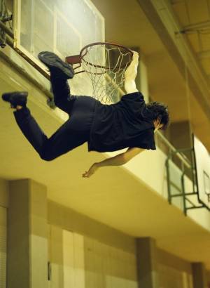 眞栄田郷敦がダンクシュート！『カラダ探し』メイキングカット公開