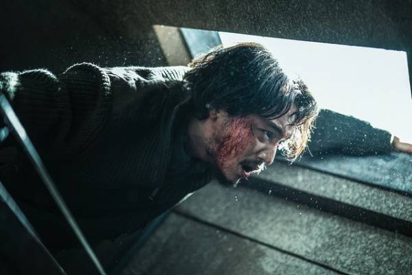 元刑事VS詐欺犯の壮絶な一騎打ち！ピョン・ヨハン主演『声／姿なき犯罪者』アクション本編映像