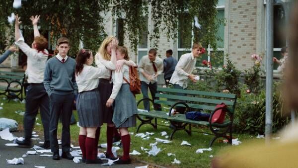 ゲイのエディ＆レズビアンのアンバーを描くアイルランド映画『恋人はアンバー』青春感あふれる場面写真