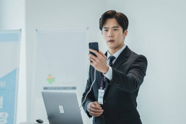 ハ・ソクジン主演の韓国グルメラブコメ「無職の三食」配信