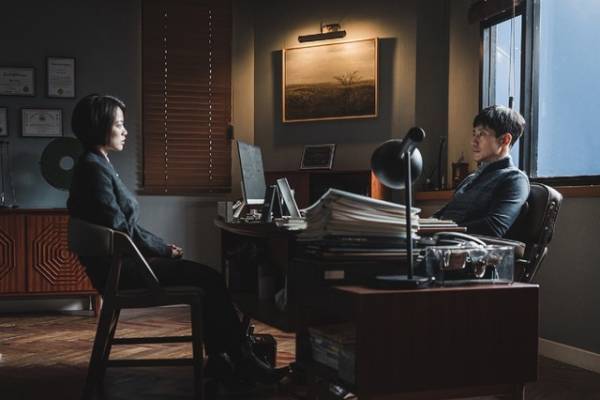 看板キャスターの日常が揺らぎ始める…チョン・ウヒ主演『死を告げる女』12月公開