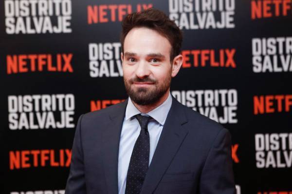 チャーリー・コックス、デアデビル役復帰でファンに感謝「希望を失いかけた時でもファンは応援してくれた」