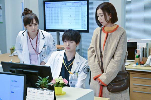 「祈りのカルテ」3話、斉藤由貴“貫英子”と松雪泰子“聡美”に挟まれる玉森裕太“諏訪野”に「タジタジでかわいい」の声