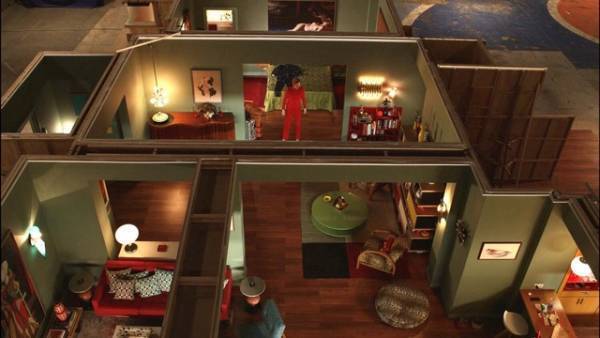 アルモドバル監督こだわりのファッション＆インテリアの背景に迫る『ヒューマン・ボイス』新場面写真