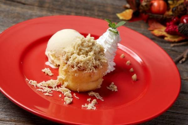 【ディズニー】かぼちゃや黒猫がモチーフの期間限定メニューがたくさん！イクスピアリで楽しいハロウィン