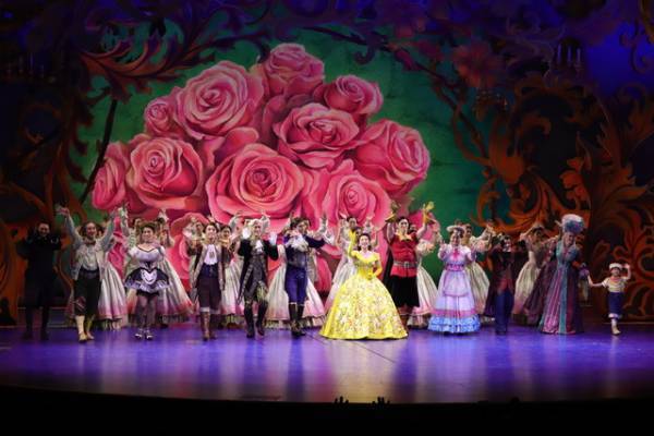 【ディズニー】舞浜で開幕！劇団四季「美女と野獣」は舞台美術を一新、台本・演出もリニューアルした新たな愛の物語