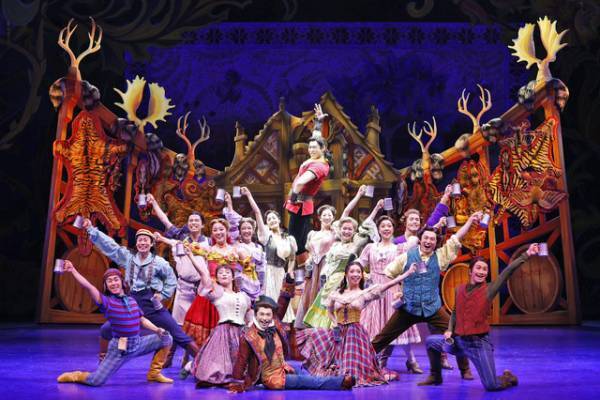 【ディズニー】舞浜で開幕！劇団四季「美女と野獣」は舞台美術を一新、台本・演出もリニューアルした新たな愛の物語