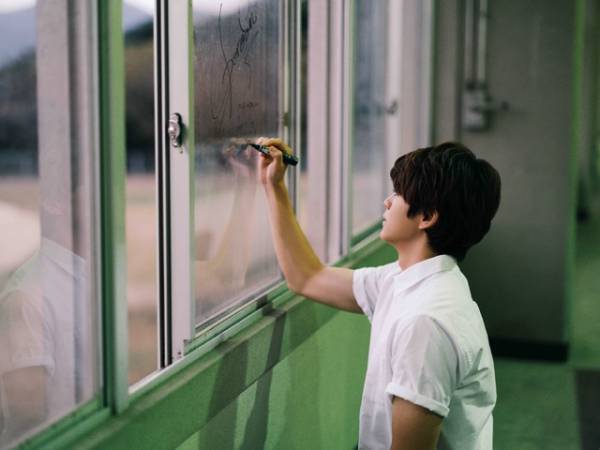 橋本環奈＆眞栄田郷敦が語る『カラダ探し』撮影エピ「休憩中に生徒たちと…」「窓ガラスにサイン」