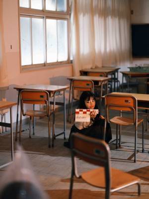 橋本環奈＆眞栄田郷敦が語る『カラダ探し』撮影エピ「休憩中に生徒たちと…」「窓ガラスにサイン」