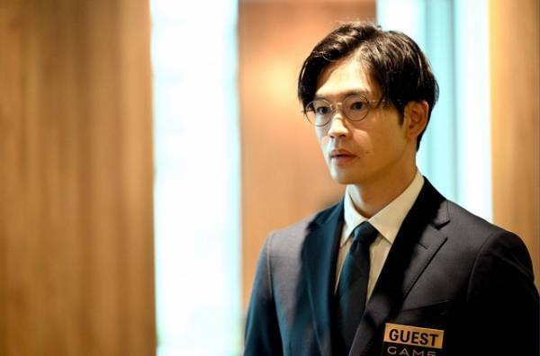 「アトムの童」3話、山崎賢人“那由他”のスーツ姿に「ため息でるほどかっこいい」「スーツ姿は反則」の声