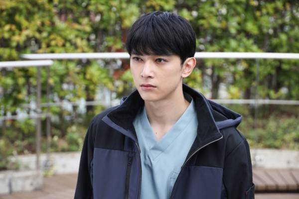 吉沢亮“しこちゃん先生”が「PICU」で奔走！大河の後も走り続ける