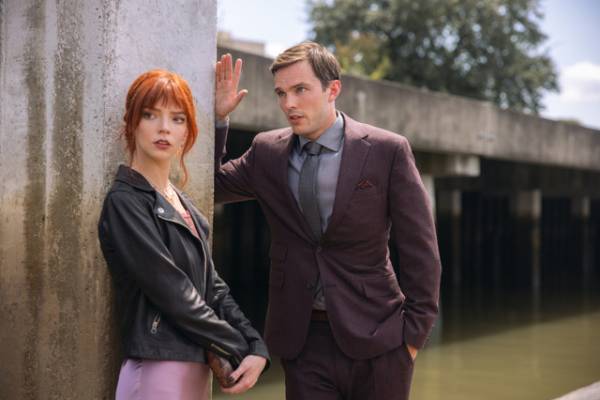 ニコラス・ホルト「仮面が目の前ではがされていく」『ザ・メニュー』料理オタクを怪演