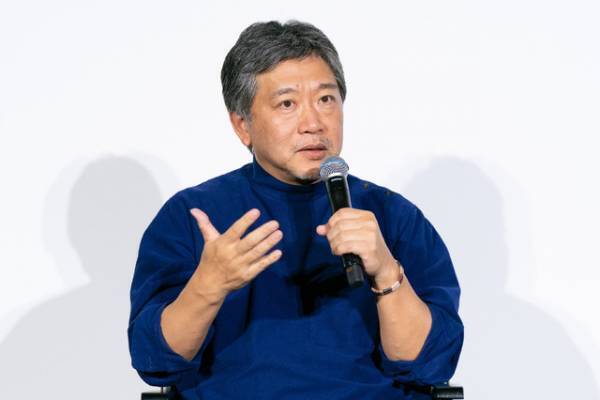 松岡茉優「当たり前も変わっていけるのなら」是枝裕和監督と日本映画界の課題を語り合う