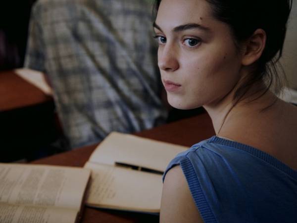 主人公アンヌの瞳の強さが印象的…ヴェネチア金獅子賞『あのこと』場面写真