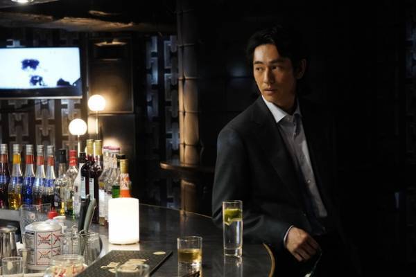 奈緒“元カノ”がカギを握る！ 中島裕翔主演『#マンホール』予告