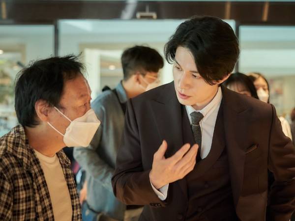 ホテルCEO役イ・ドンウクに注目…『ハッピーニューイヤー』場面写真