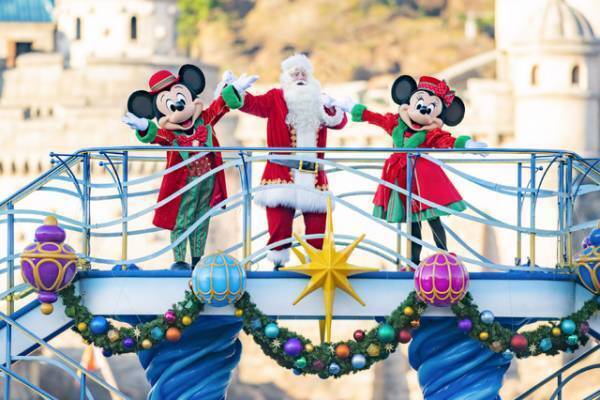 【ディズニー】サンタクロースが今年も登場！TDS「ディズニー・クリスマス・グリーティング」お披露目