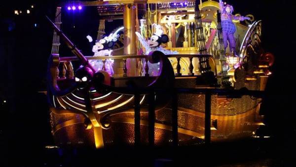 【ディズニー】TDS新ショー「ビリーヴ！～シー・オブ・ドリームス～」お披露目！広大な空間を最大限に活かした壮大なスケールのショー