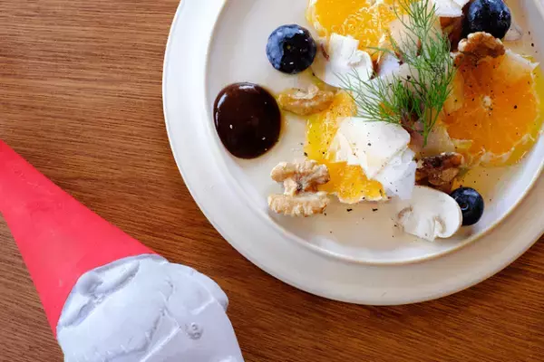 『アメリ』を味わう料理店表参道に限定登場「幻燈の料理店」