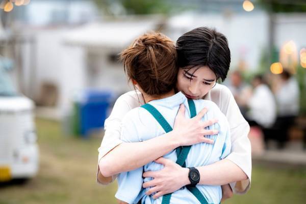 「君の花になる」4話 高橋文哉“弾”、本田翼“あす花”との仲直りハグに「不器用なハグ最高」「ハグ要求可愛い」の声上がる