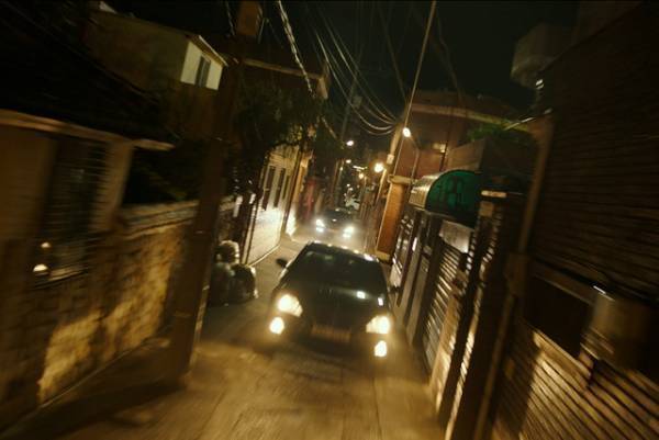 “泣き虫の男の子”を乗せて命がけのカーチェイス！『パーフェクト・ドライバー』30秒予告＆場面写真