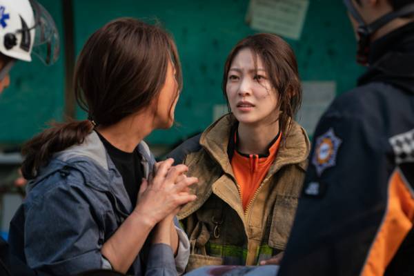 キム・レウォンら出演、消防・警察・救急の連携描く「ファースト・レスポンダーズ」配信開始